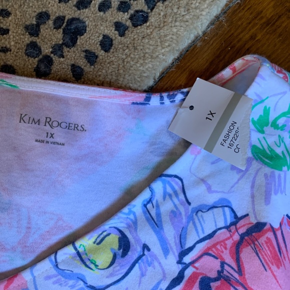 Kim Rogers lattice sleeve pkus size floral top. NWT .‎ Retail 48 - Picture 3 of 6